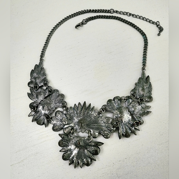 Stunning Statement Necklace - Picture 4 of 5